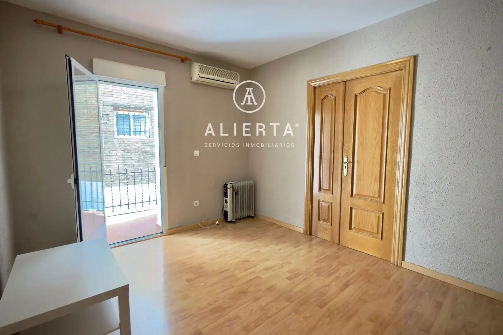Piso de alquiler en Pizarro, Doctor Cerrada