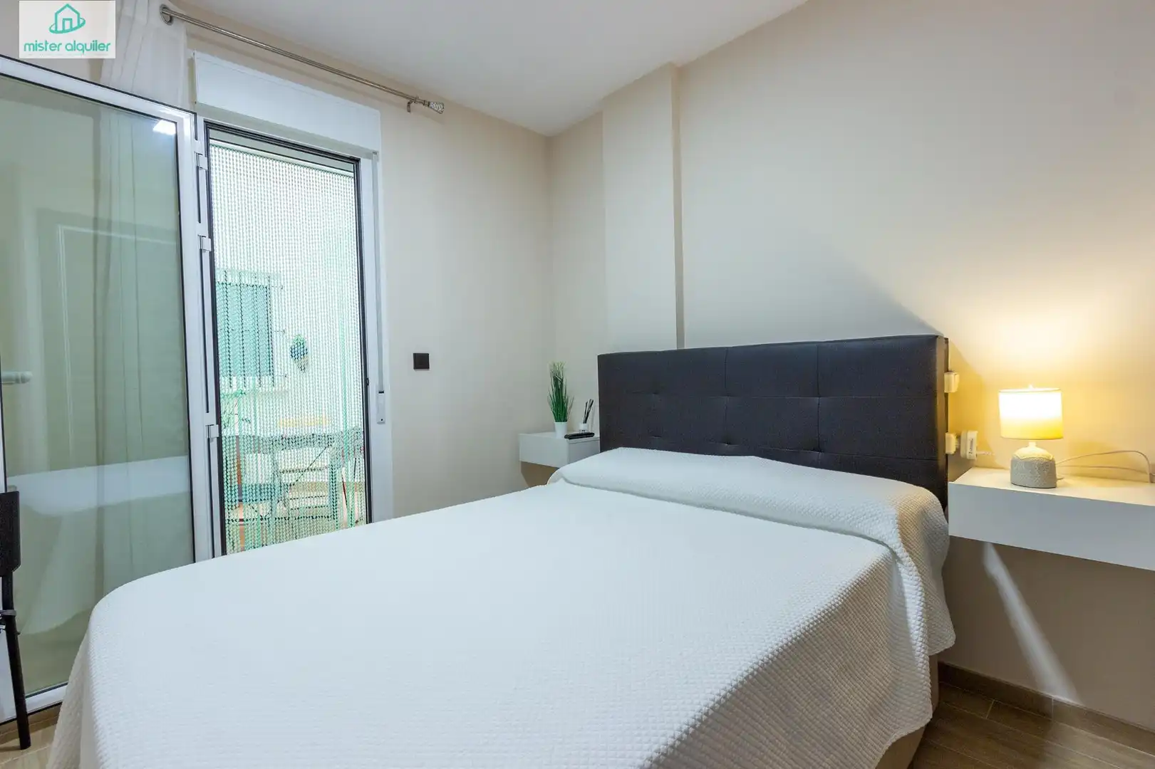 Habitación de Planta baja de alquiler en El Campello con Aire acondicionado, Calefacción y Jardín privado
