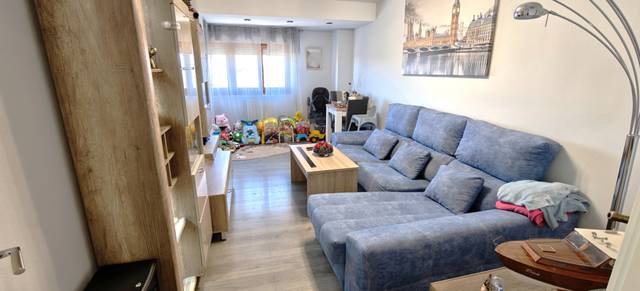 Piso en Venta en Calle de San Adrián de Sasabe en Las Fuentes