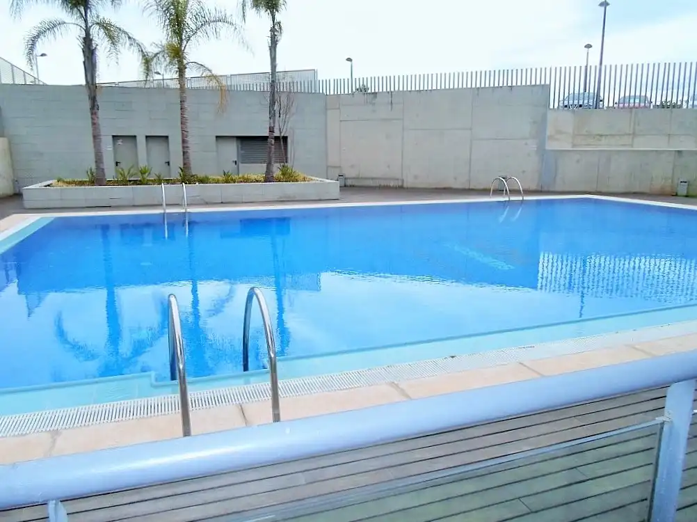 Schwimmbecken von Wohnung zur Miete in Valencia mit Klimaanlage, Heizung und Parkett