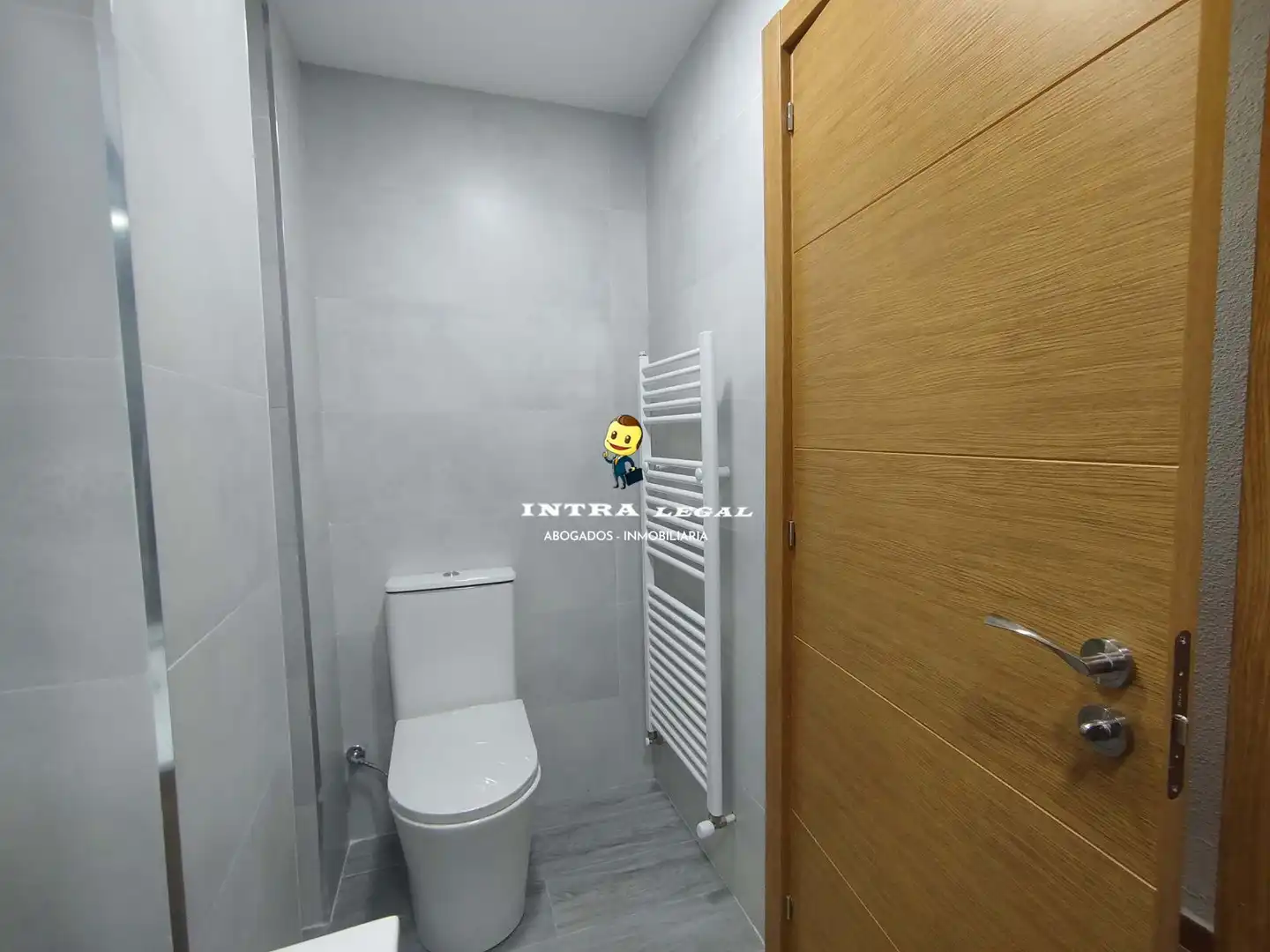 Bathroom of Flat for rent in Salamanca  with Heating, Terrace and Furnished