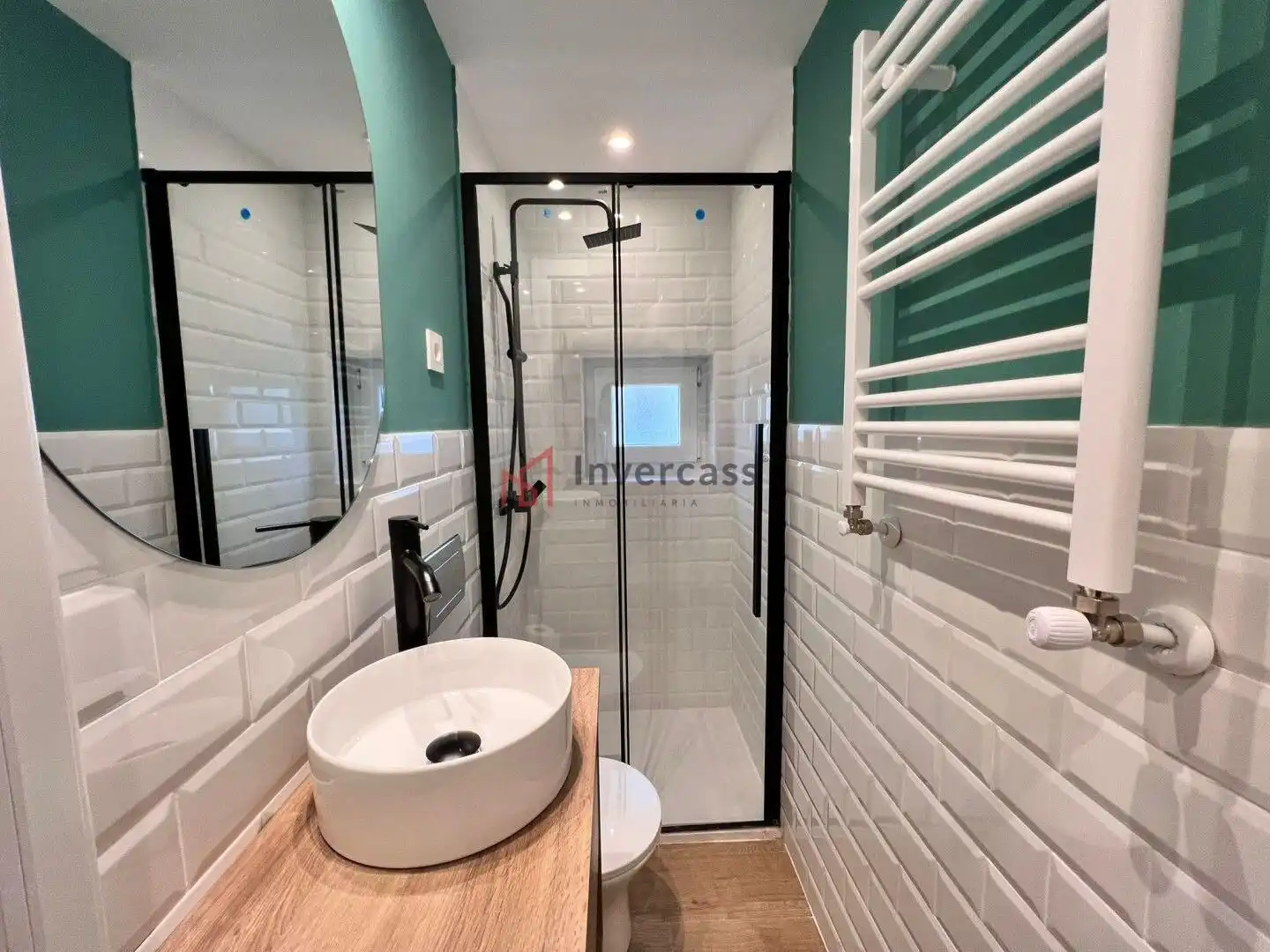 Bathroom of Flat for sale in Castro-Urdiales  with Heating