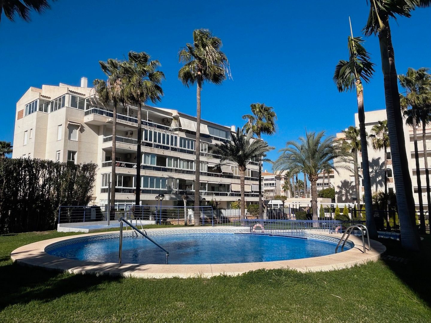 Exterior view of Flat for sale in L'Alfàs del Pi  with Private garden, Terrace and Swimming Pool