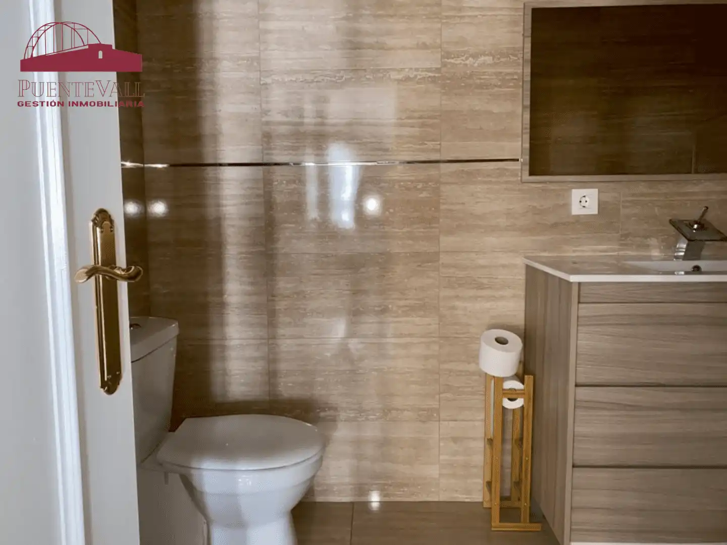 Bathroom of Flat for rent in Valladolid  with Air Conditioner, Heating and Furnished