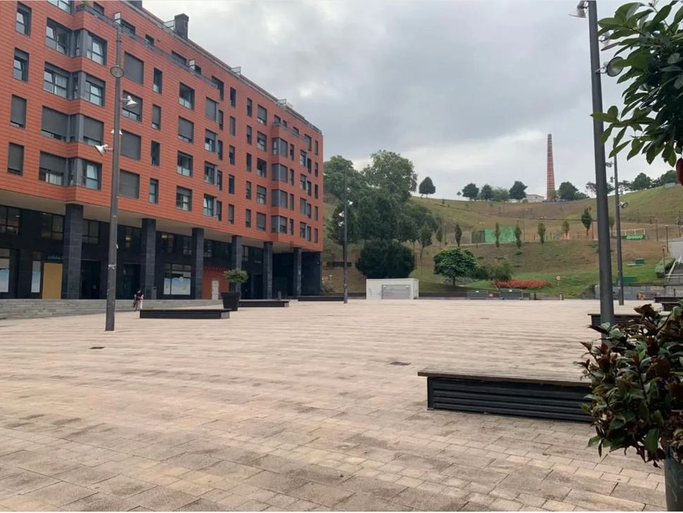 Vista exterior de Apartament en venda en Bilbao  amb Calefacció, Moblat i Internet