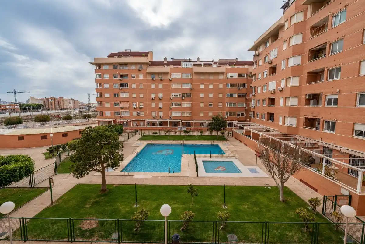 Pis amb piscina de lloguer a Calle Ana Maria Matute, imagen 22