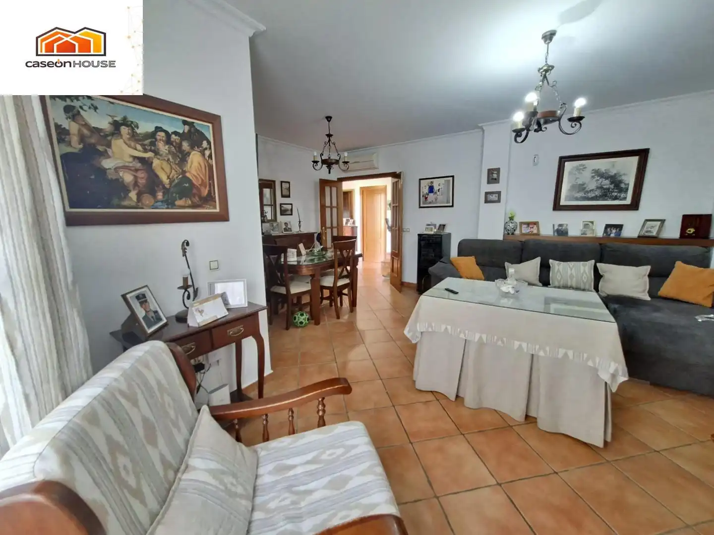 Sala d'estar de Casa o xalet en venda en Chiclana de la Frontera amb Jardí privat
