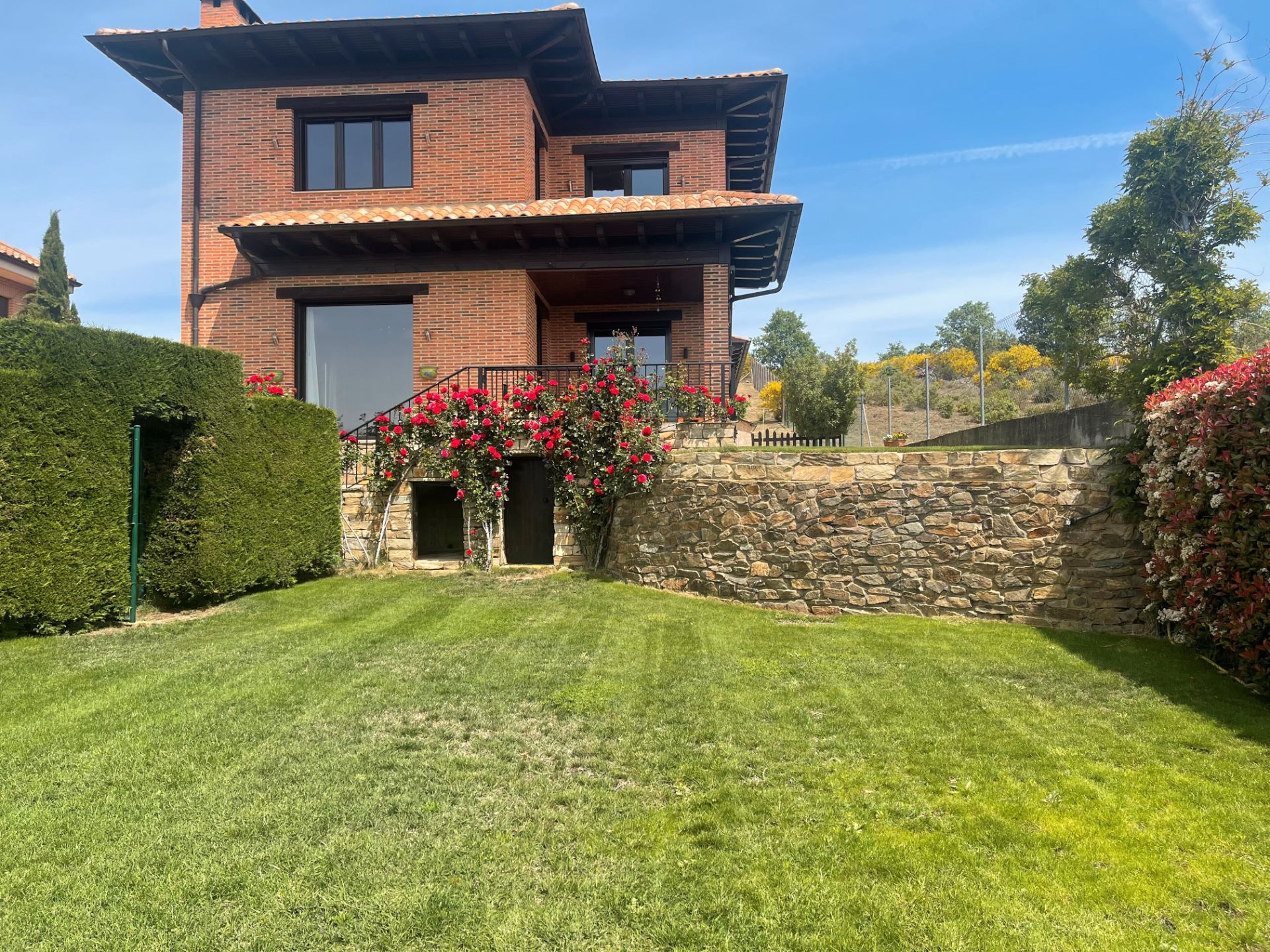 Jardí de Casa o xalet en venda en San Andrés del Rabanedo amb Calefacció, Jardí privat i Terrassa