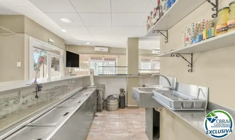 Kitchen of Commercial properties for sale in Sant Pere Pescador