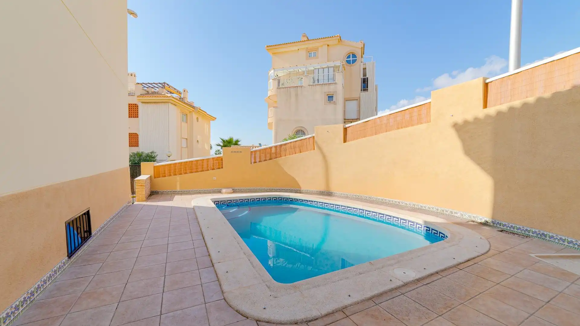 Piscina de Casa o xalet en venda en Orihuela amb Jardí privat, Terrassa i Piscina