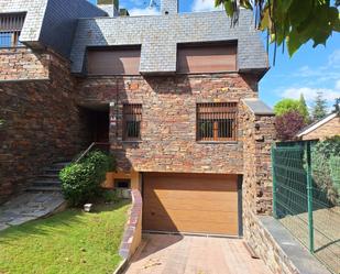 Vista exterior de Casa o xalet de lloguer en La Moraleja amb Aire condicionat i Terrassa