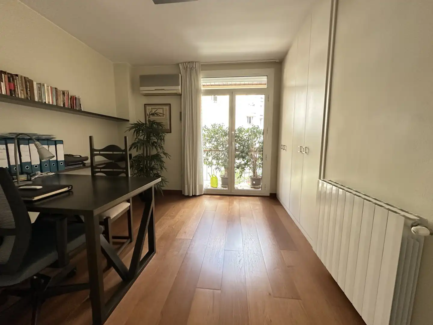 Dormitori de Pis de lloguer en Barcelona amb Aire condicionat, Calefacció i Parquet