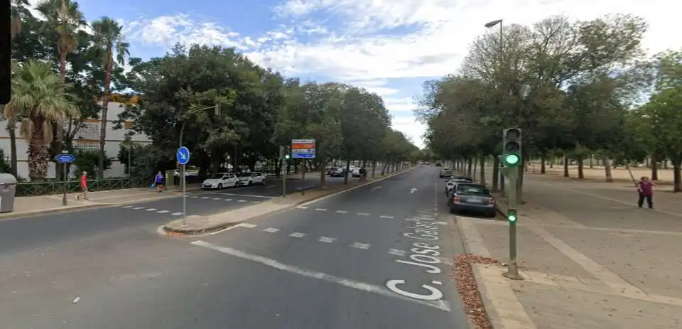 Vista exterior de Edificio en venta en  Sevilla Capital