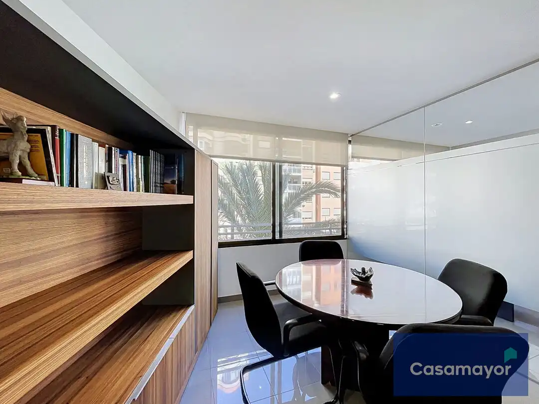 Oficina con ascensor en venta en Avenida Alfonso El Sabio, imagen 2