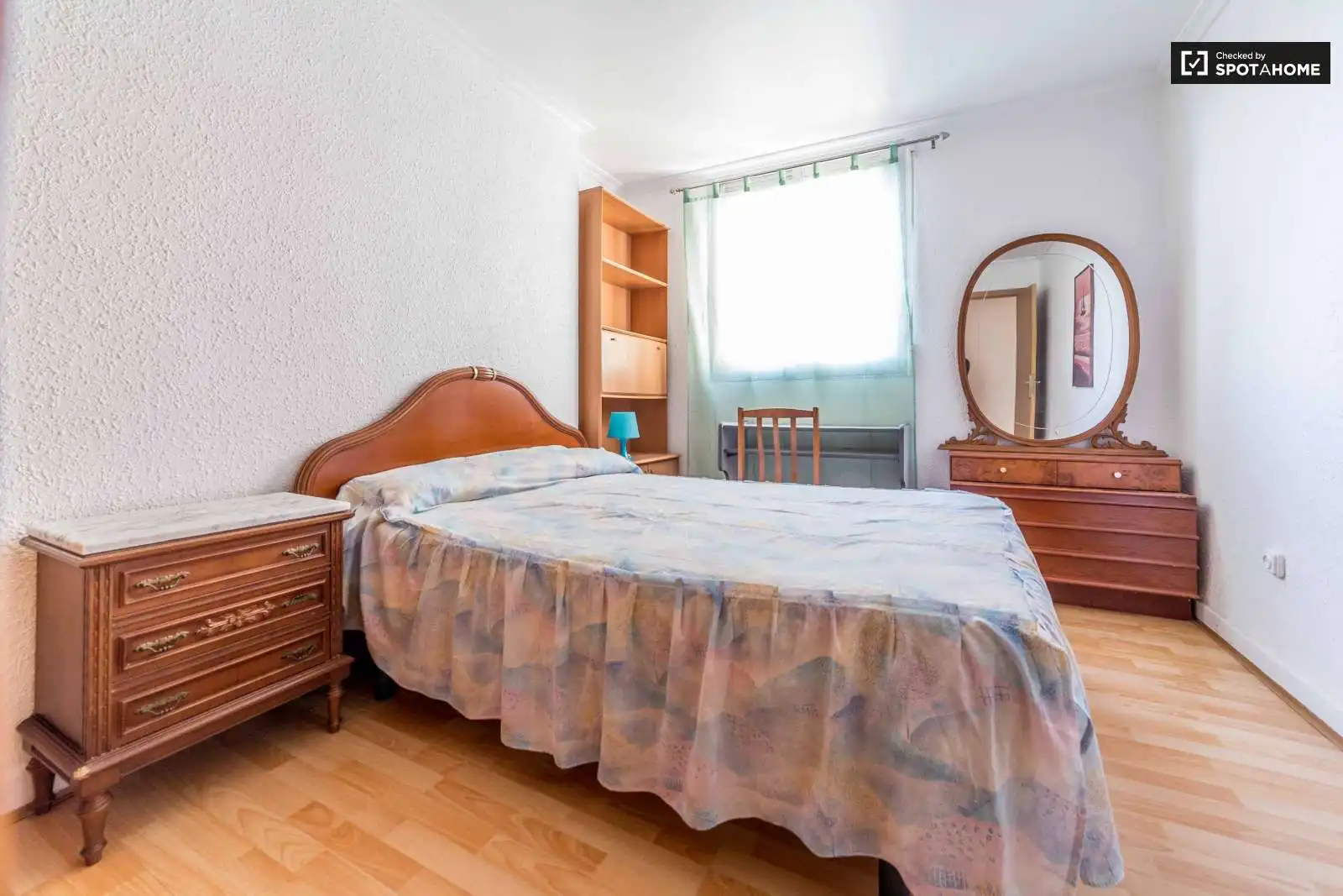Bedroom of Flat for share in Valencia  with Air Conditioner, Terrace and Furnished