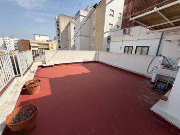 Ático con ascensor en venta en Casc Urbà