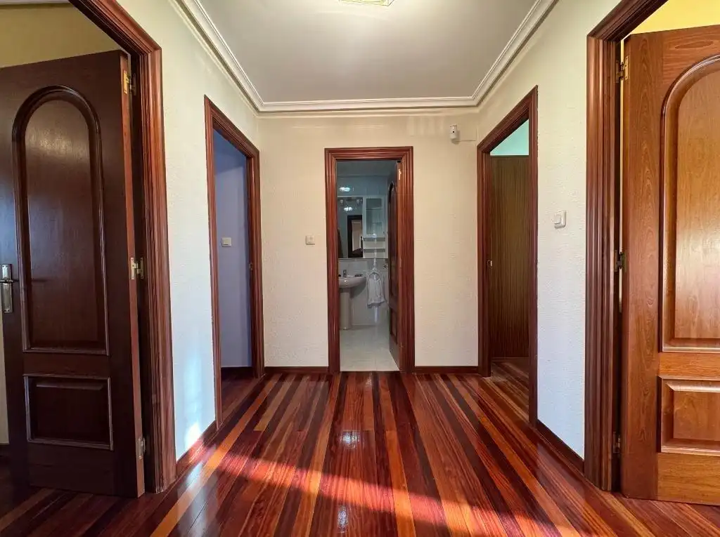 Casa o xalet en venda en Torrelavega  amb Calefacció, Jardí privat i Traster