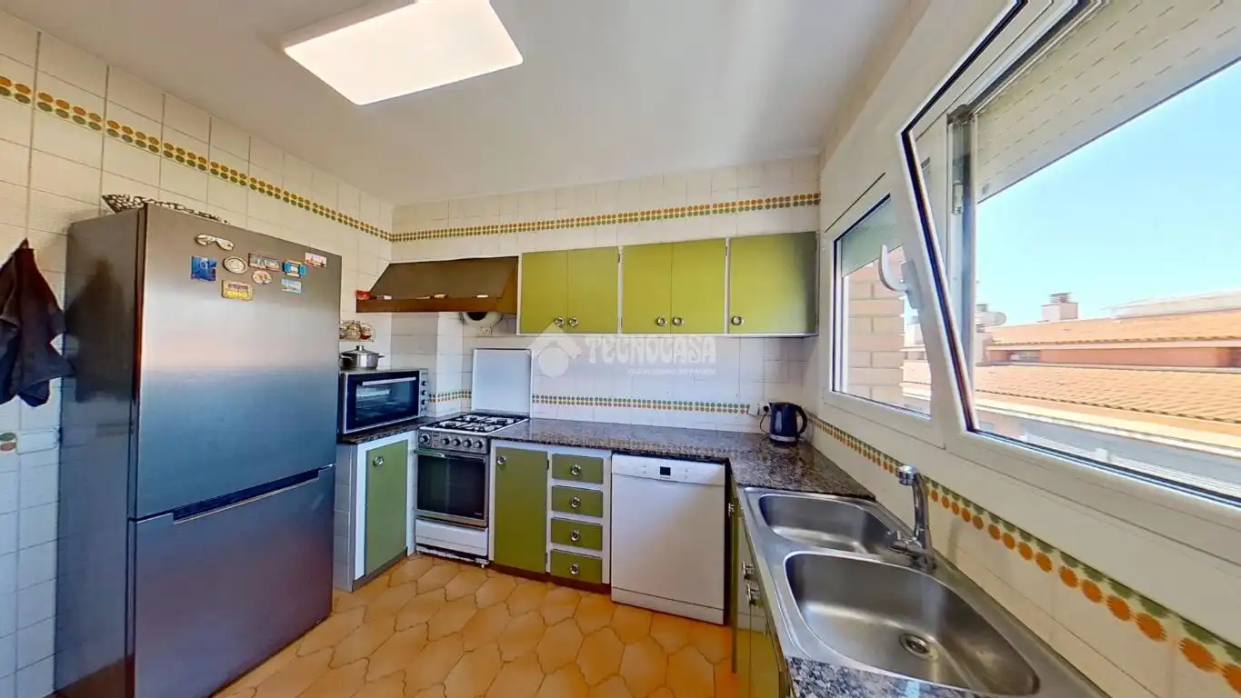 Cocina de Piso en venta en Berga con Balcón