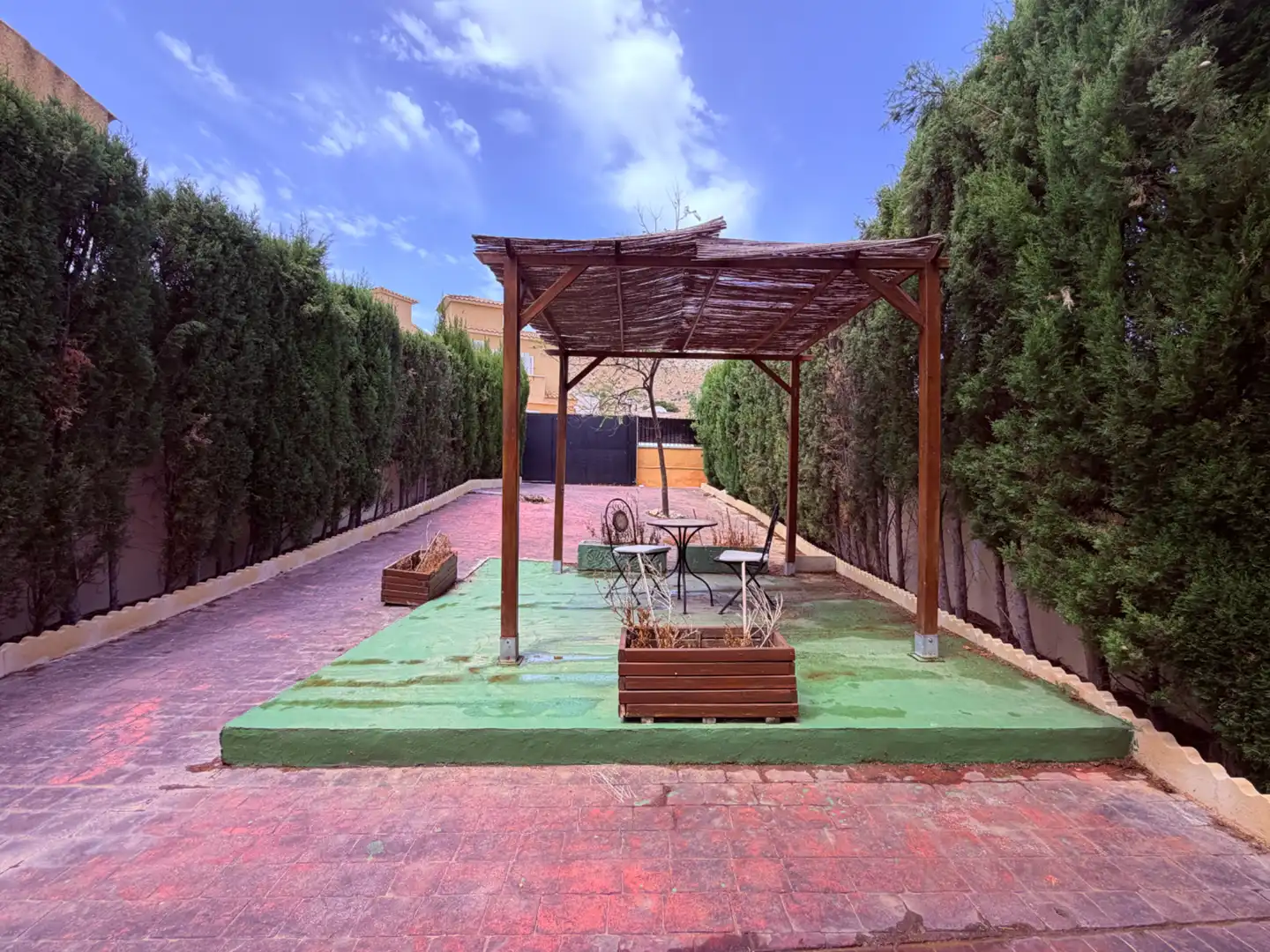 Casa pareada con terraza en venta en Carrer les Oliveres, imagen 3