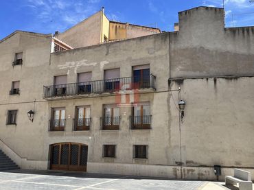 House with balcony for sale in L'Arboç