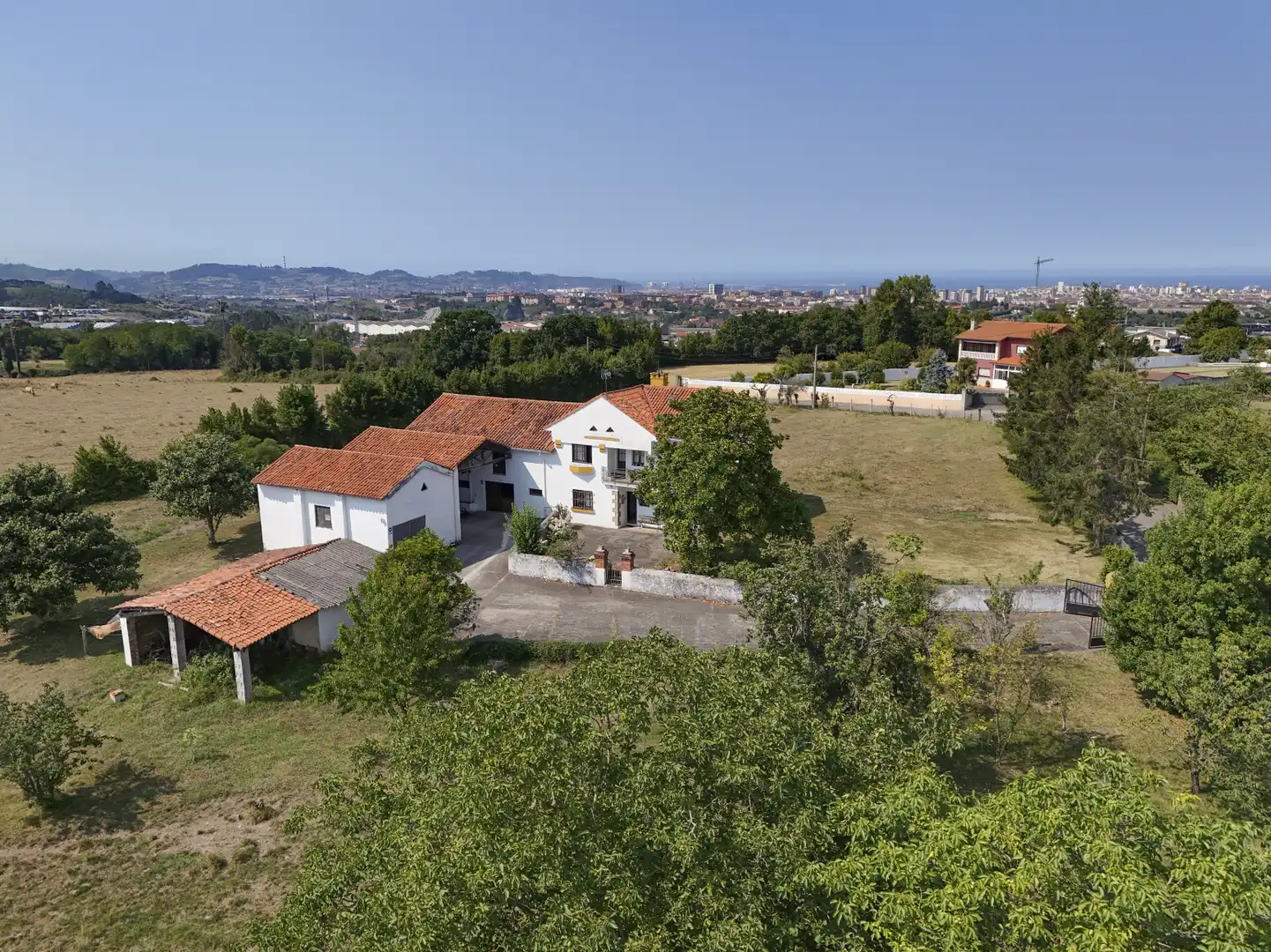 Houses for sale in Gijón   with Private garden