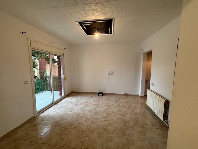 Piso en Venta en Av Meridiana en La Trinitat Nova