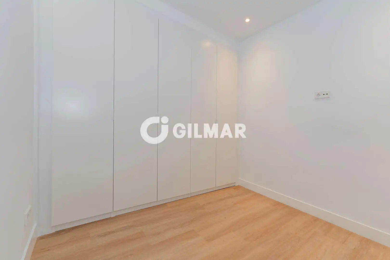 Habitación de Piso en venta en Madrid con Calefacción y Amueblado