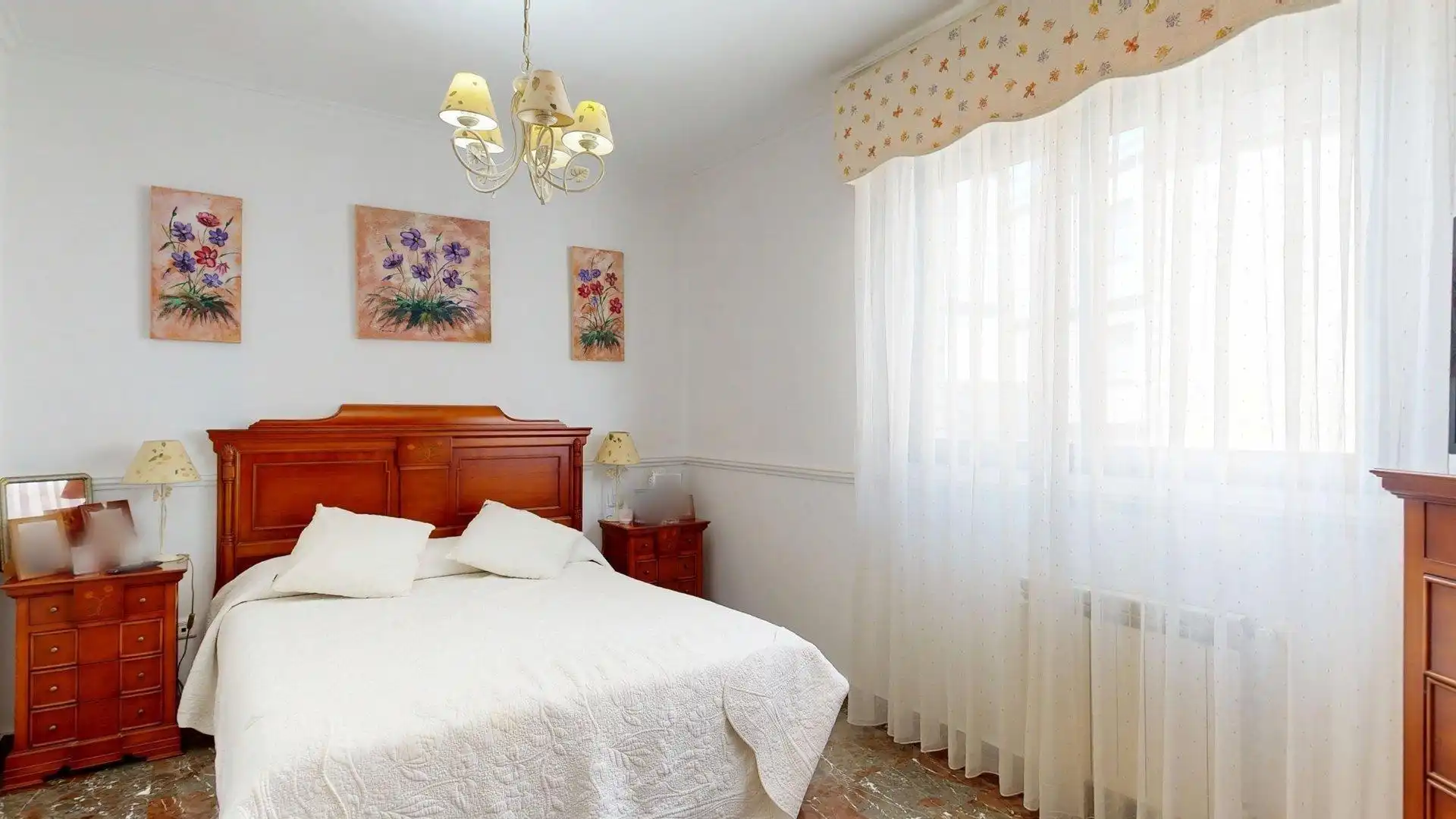 Habitación de Casa adosada en venta en Zaragoza con Aire acondicionado, Calefacción y Terraza
