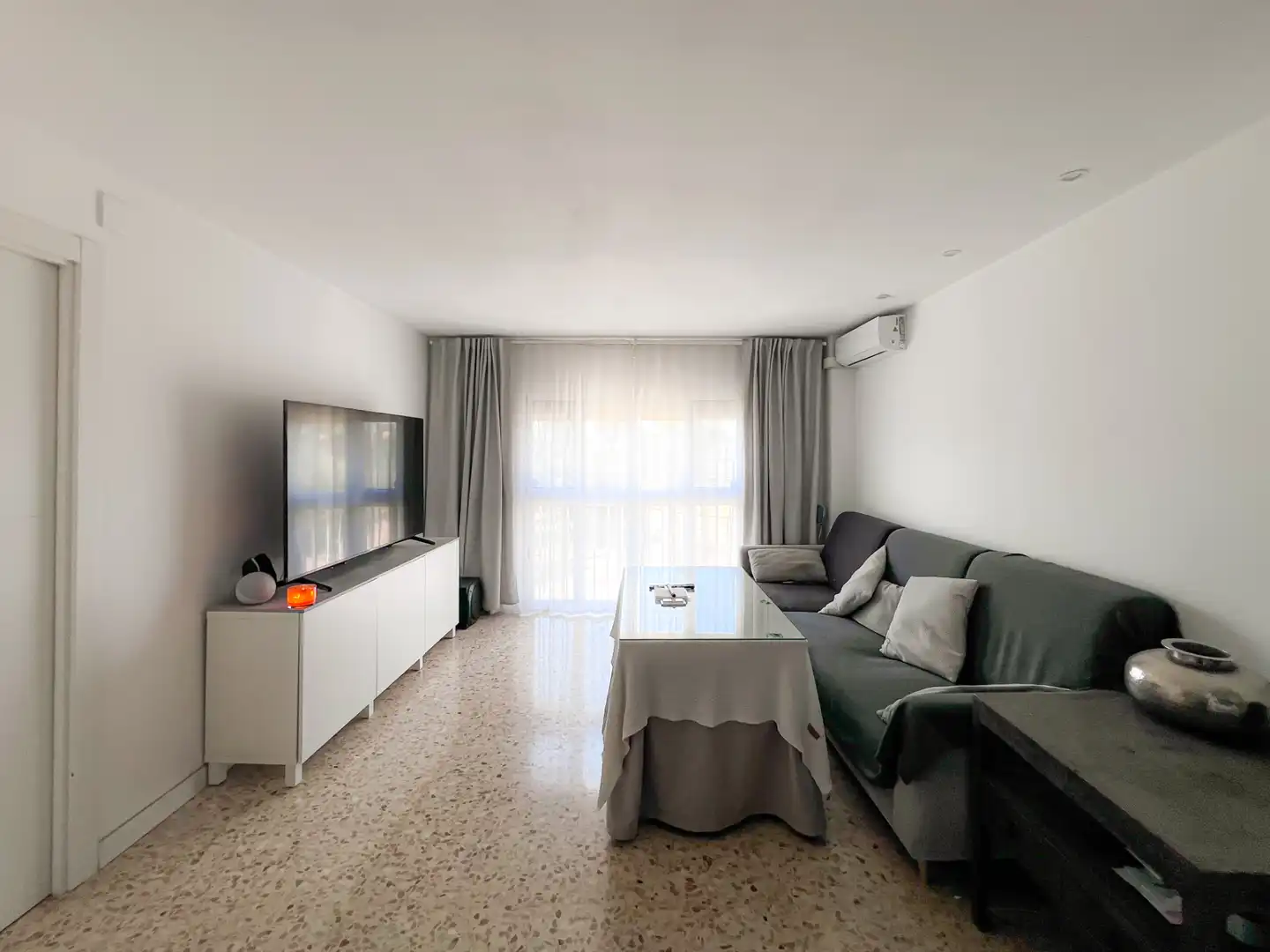 Living room of Flat for sale in Sevilla