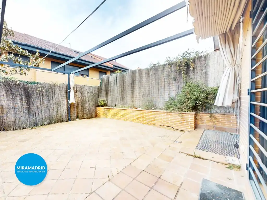 Terraza de Casa adosada en venta en Paracuellos de Jarama con Aire acondicionado
