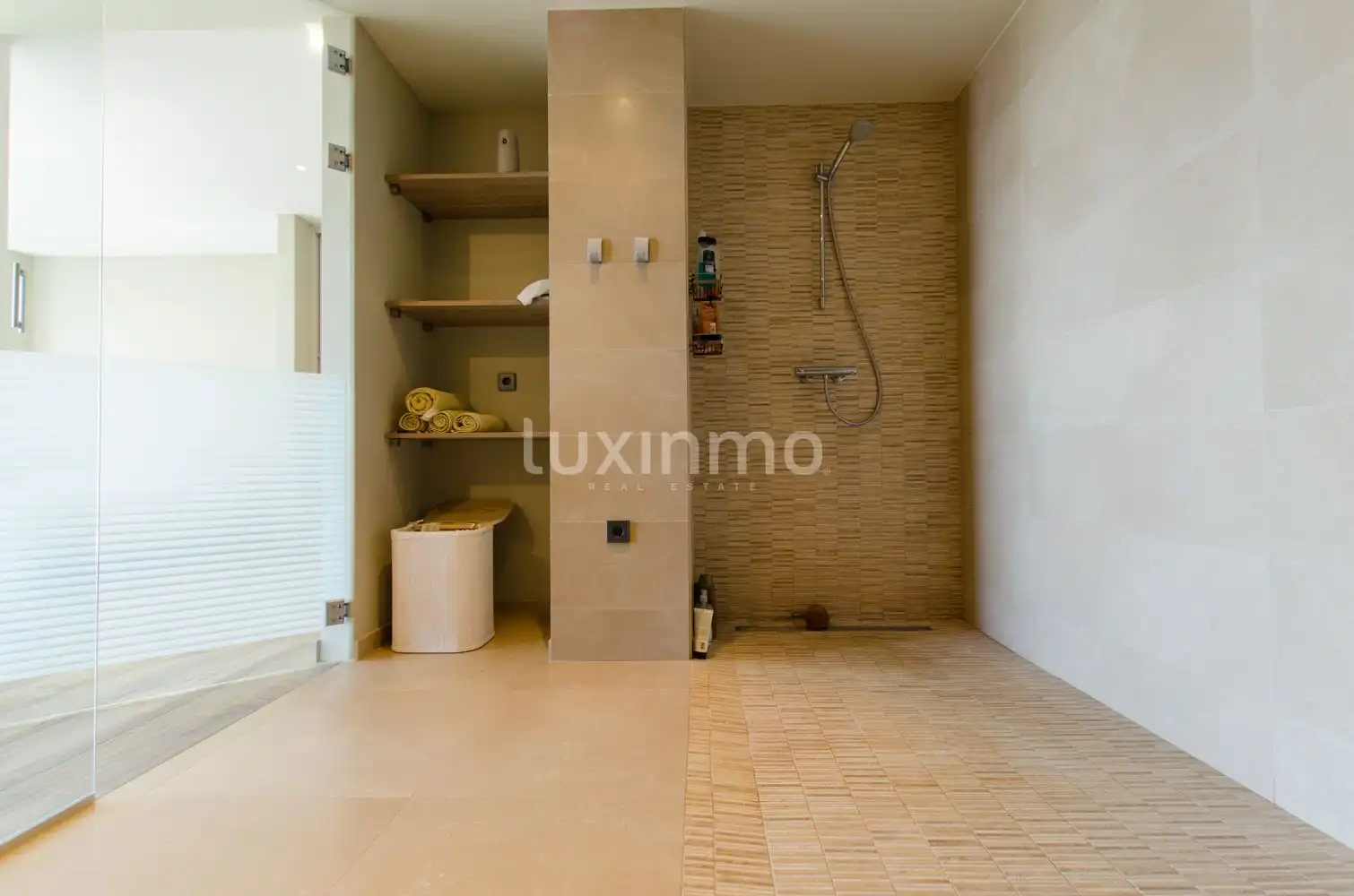 Badezimmer von Haus oder Chalet zum Verkauf in Altea mit Klimaanlage, Heizung und Privatgarten