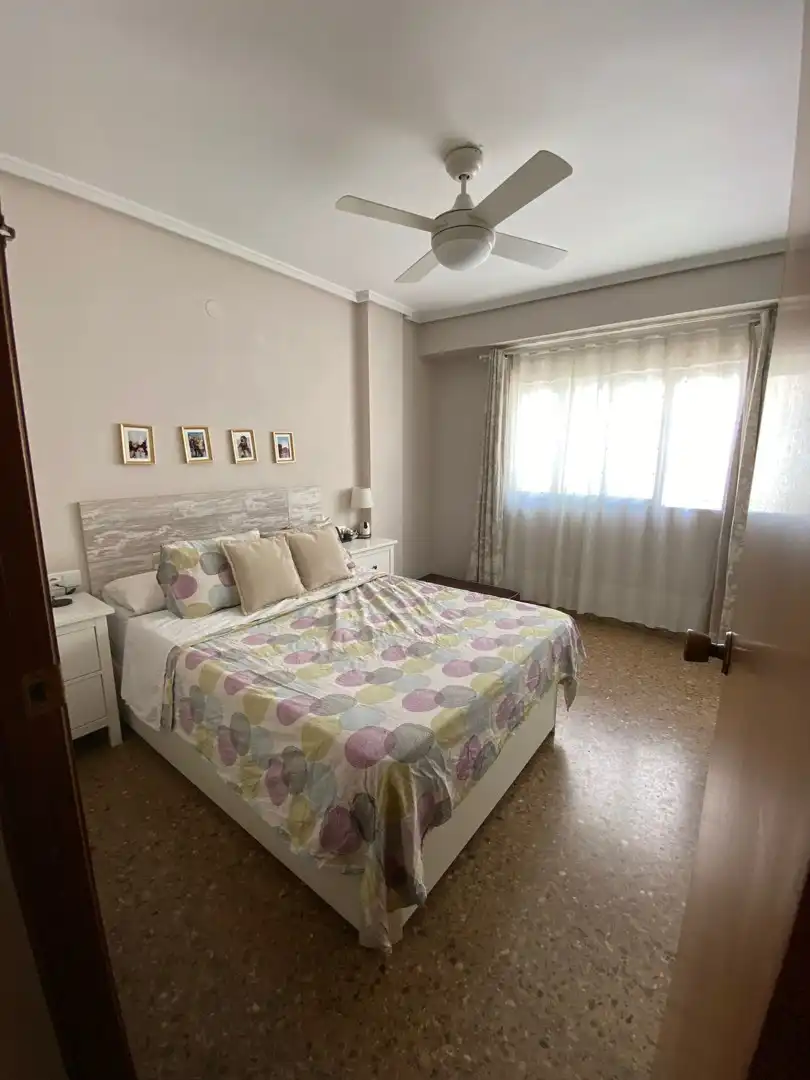 Dormitori de Apartament en venda en Valencia amb Moblat