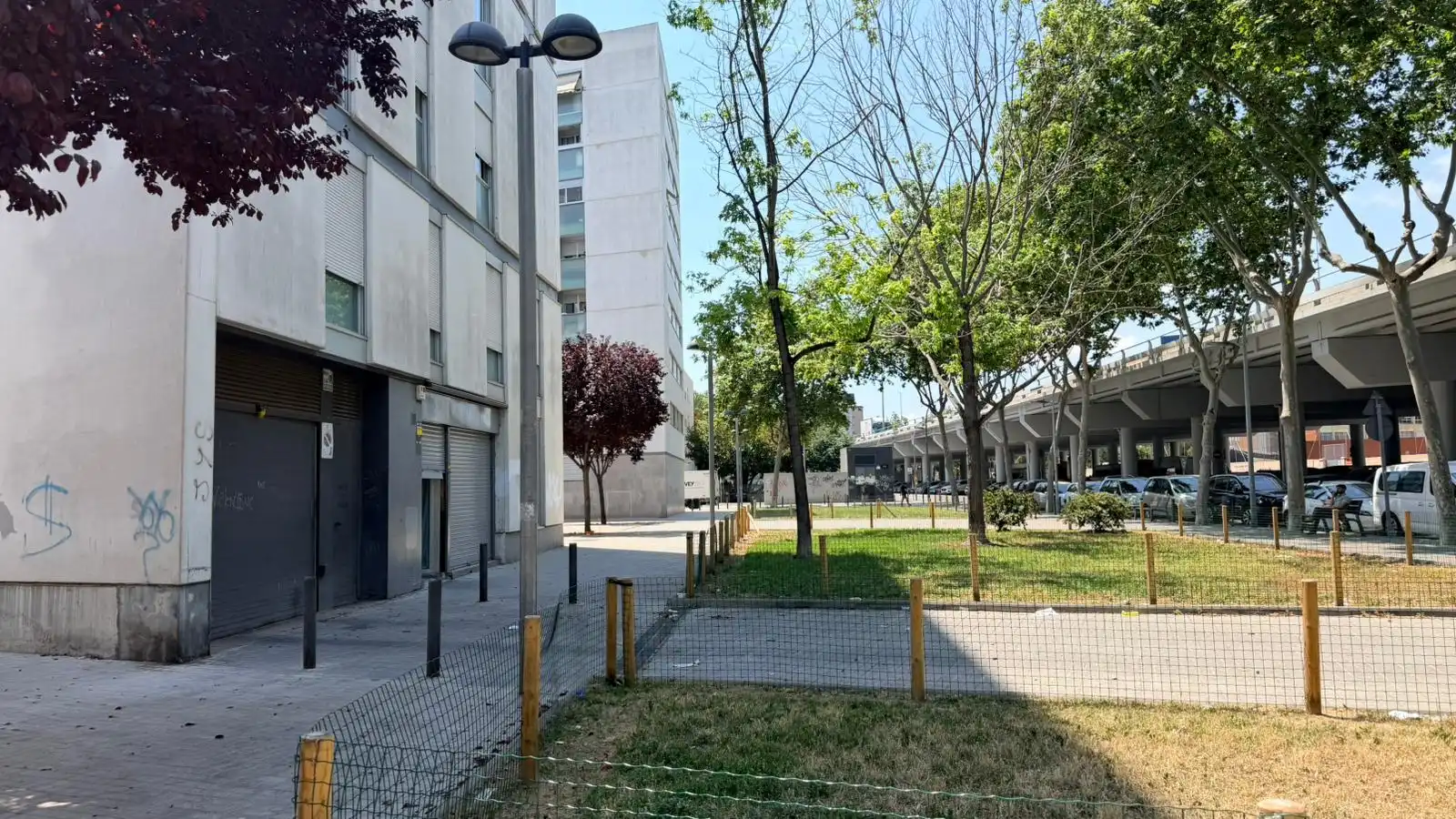 Außenansicht von Garage zum Verkauf in Badalona mit Alarm