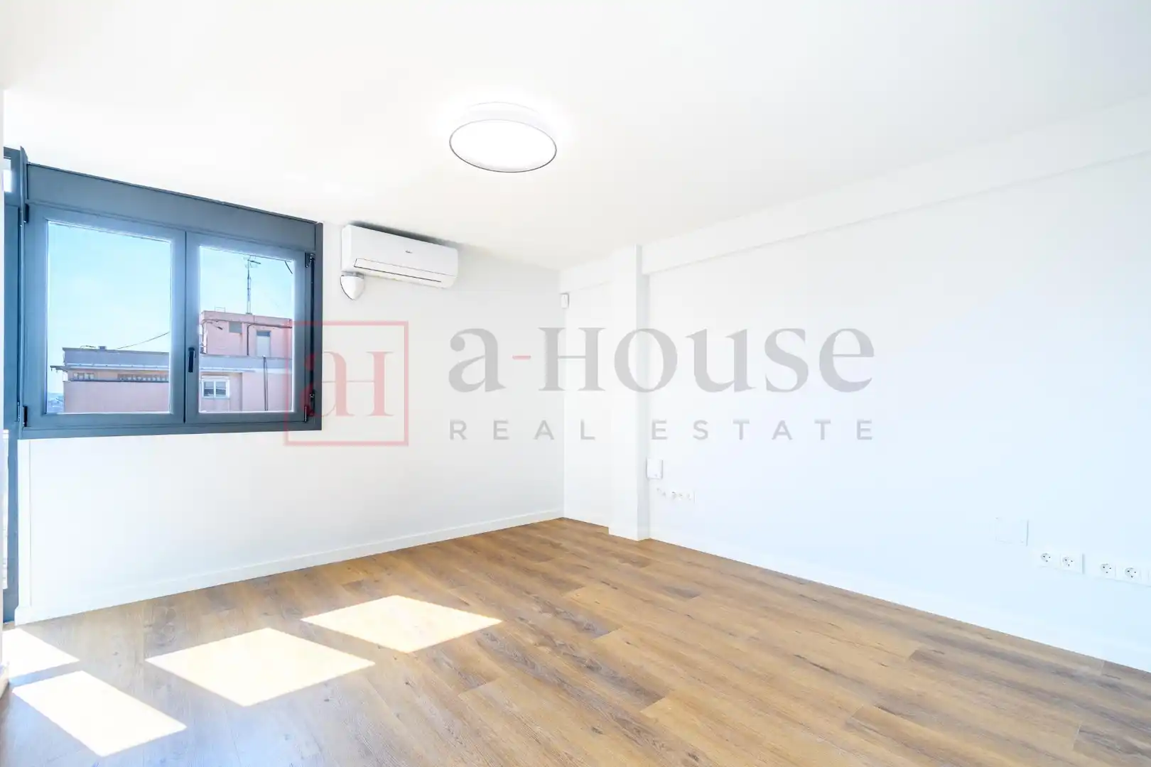 Piso en venta en Barcelona con Aire acondicionado, Calefacción y Parquet