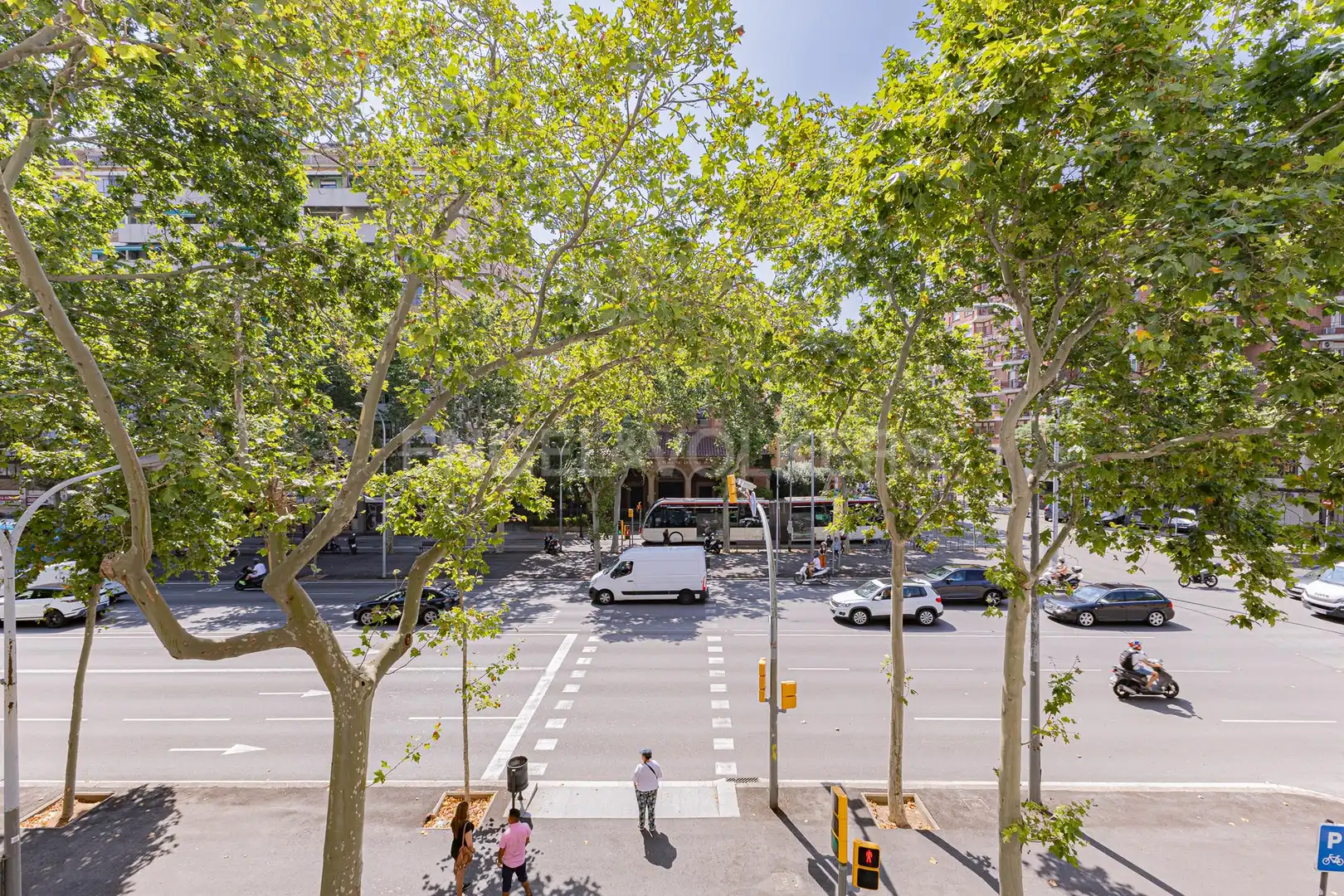 Außenansicht von Wohnung zum Verkauf in Barcelona mit Klimaanlage, Heizung und Parkett