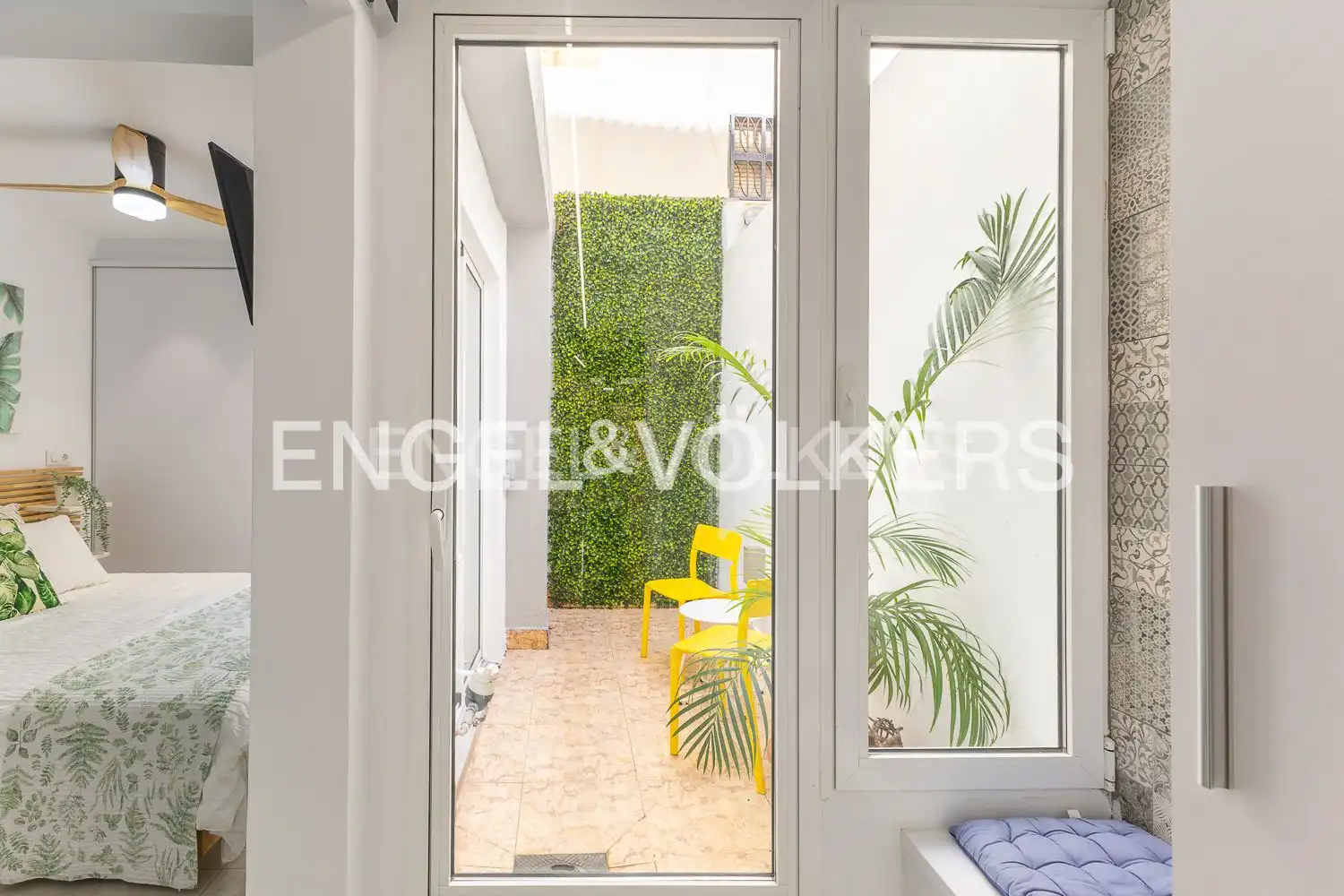 Terrassa de Apartament de lloguer en Valencia amb Aire condicionat, Calefacció i Moblat