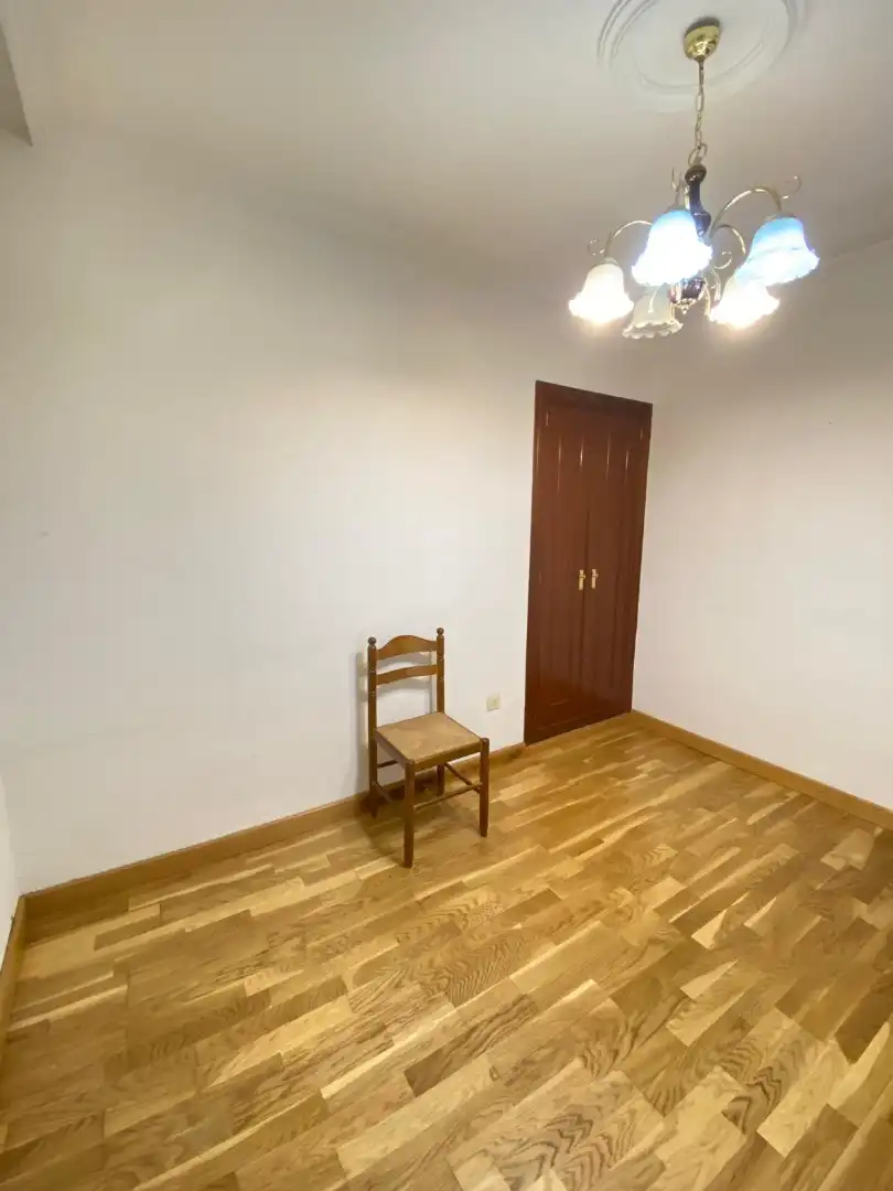 Dormitori de Pis en venda en Valladolid amb Calefacció, Parquet i Moblat