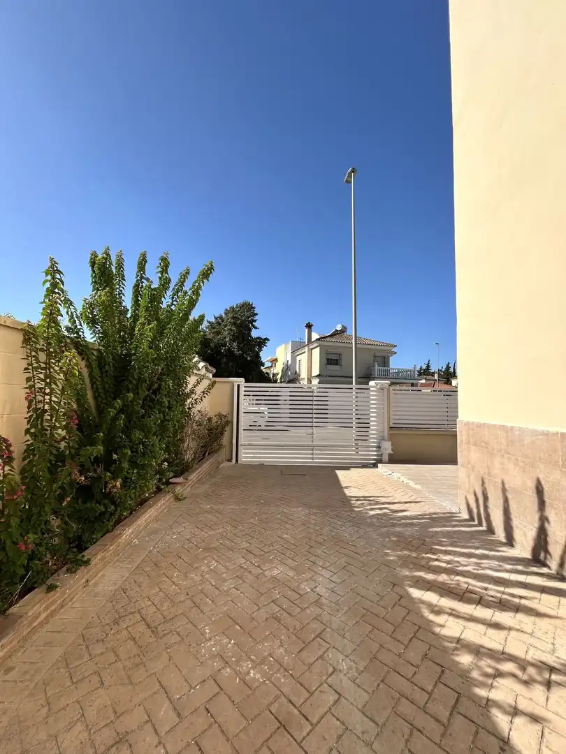 Houses for sale in Parque Atlántico - Ronda este