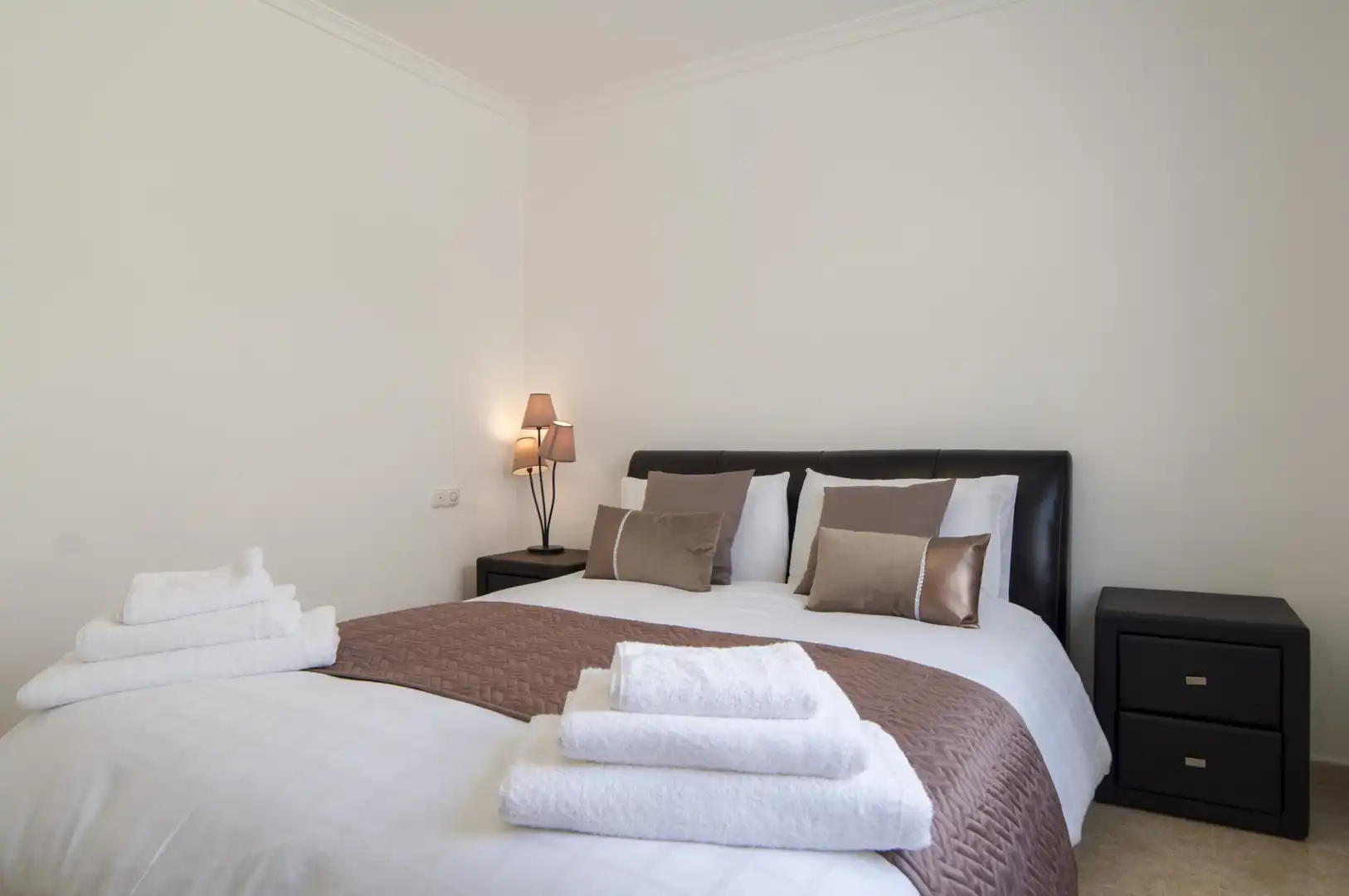 Houses for sale in Elviria