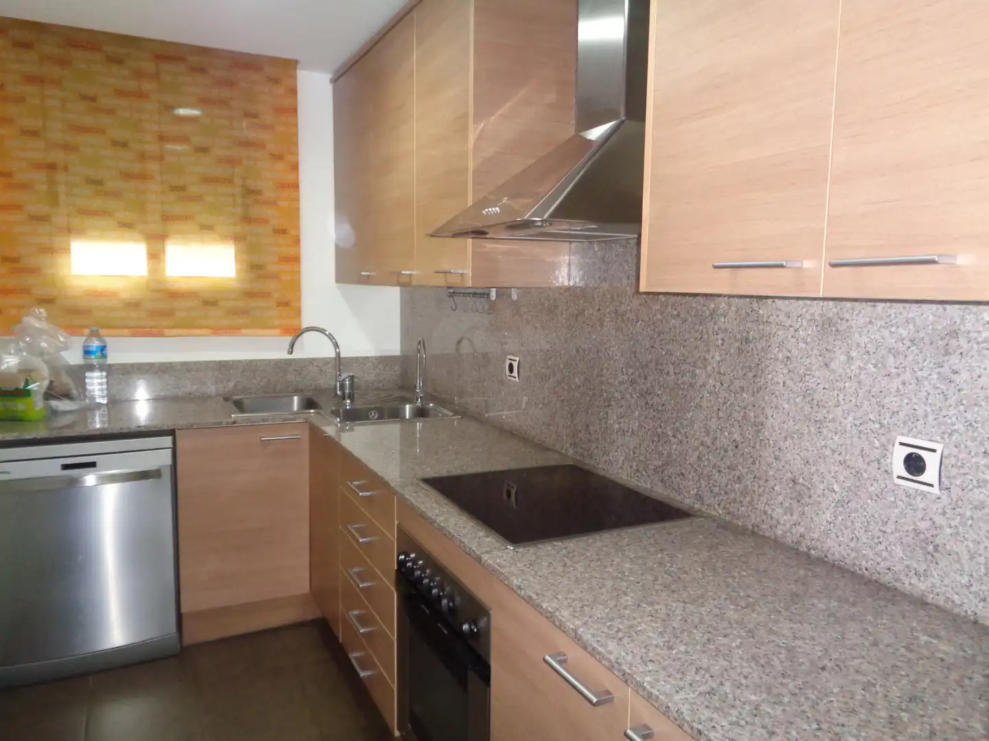 Cocina de Planta baja en venta en Terrassa con Aire acondicionado, Calefacción y Horno