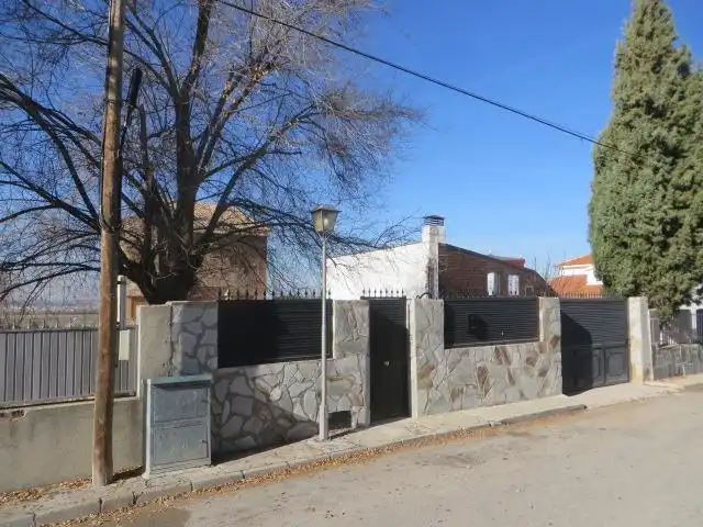 Adossat en venda a Numancia de la Sagra