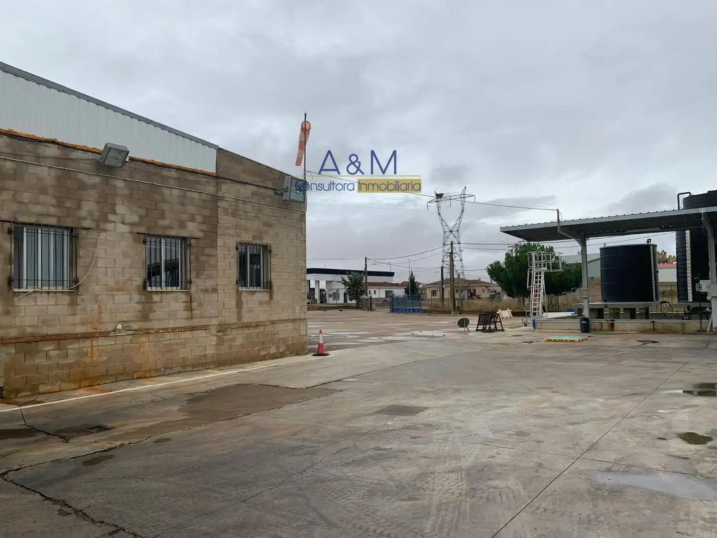 Vista exterior de Nave industrial en venta en San Cristóbal de Entreviñas
