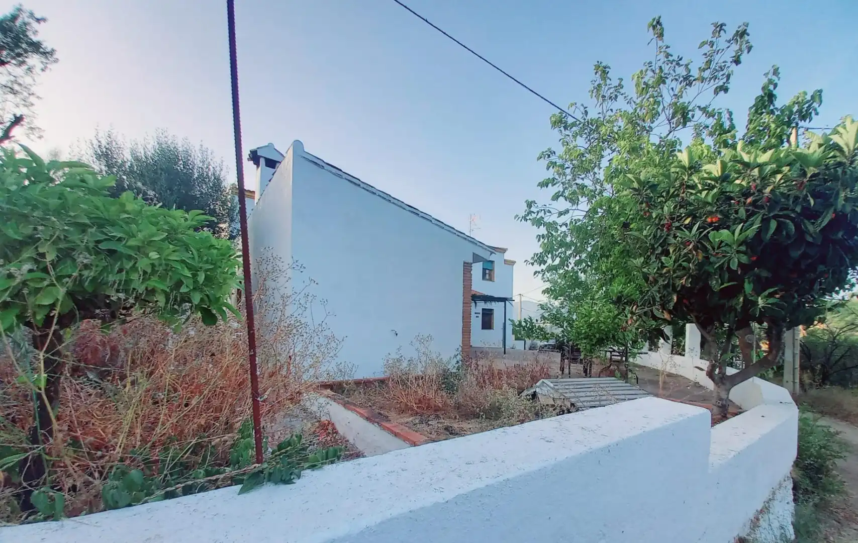 Vista exterior de Casa adosada en venta en Comares con Terraza, Trastero y Amueblado