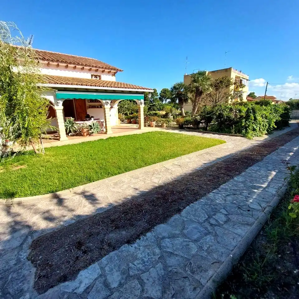 Jardí de Casa o xalet en venda en Banyeres del Penedès amb Aire condicionat, Jardí privat i Moblat