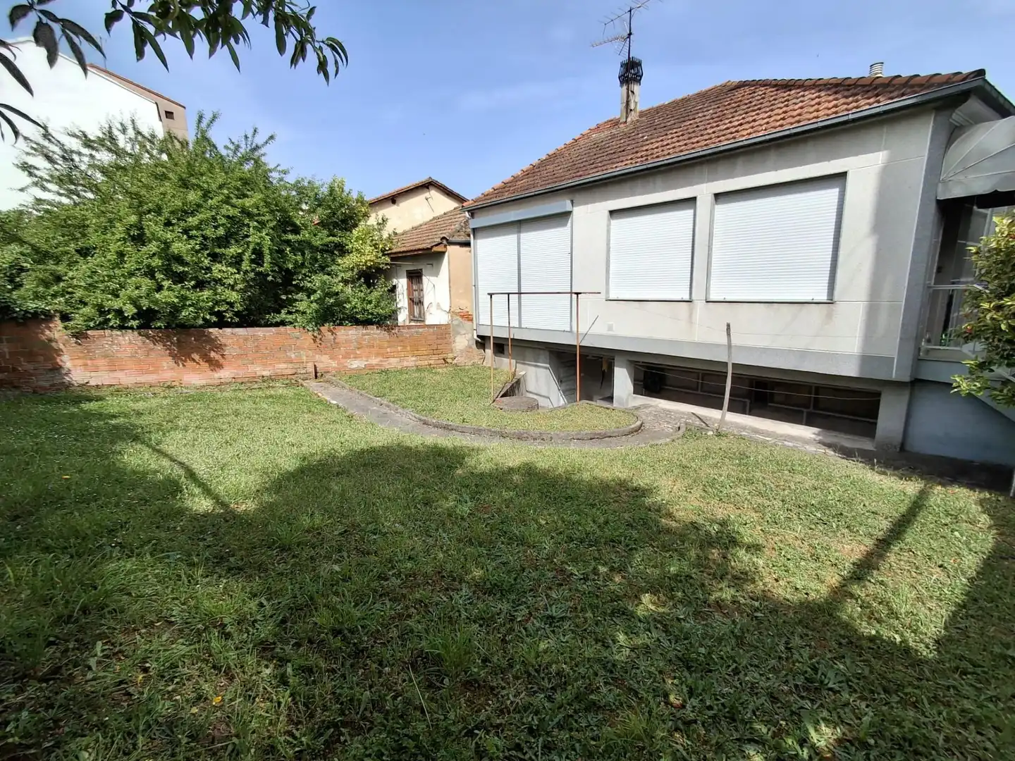Jardí de Casa o xalet en venda en Ourense Capital  amb Moblat