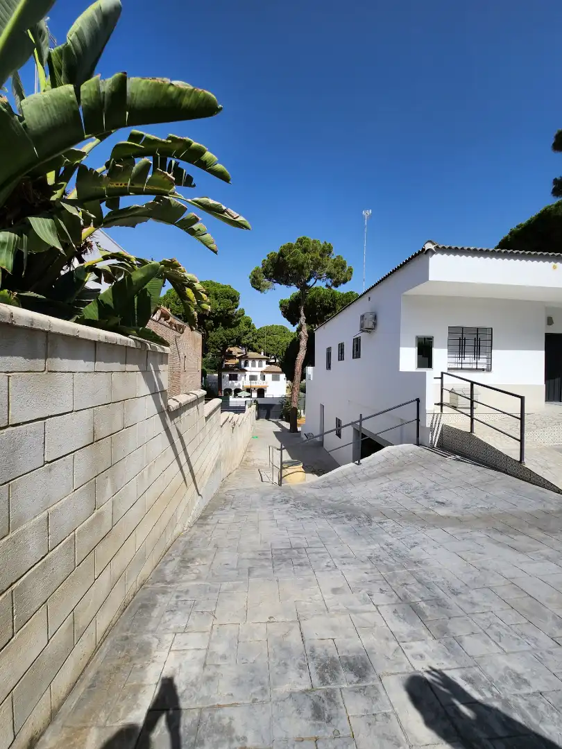 Vista exterior de Casa o chalet en venta en Alcalá de Guadaira con Aire acondicionado, Calefacción y Jardín privado