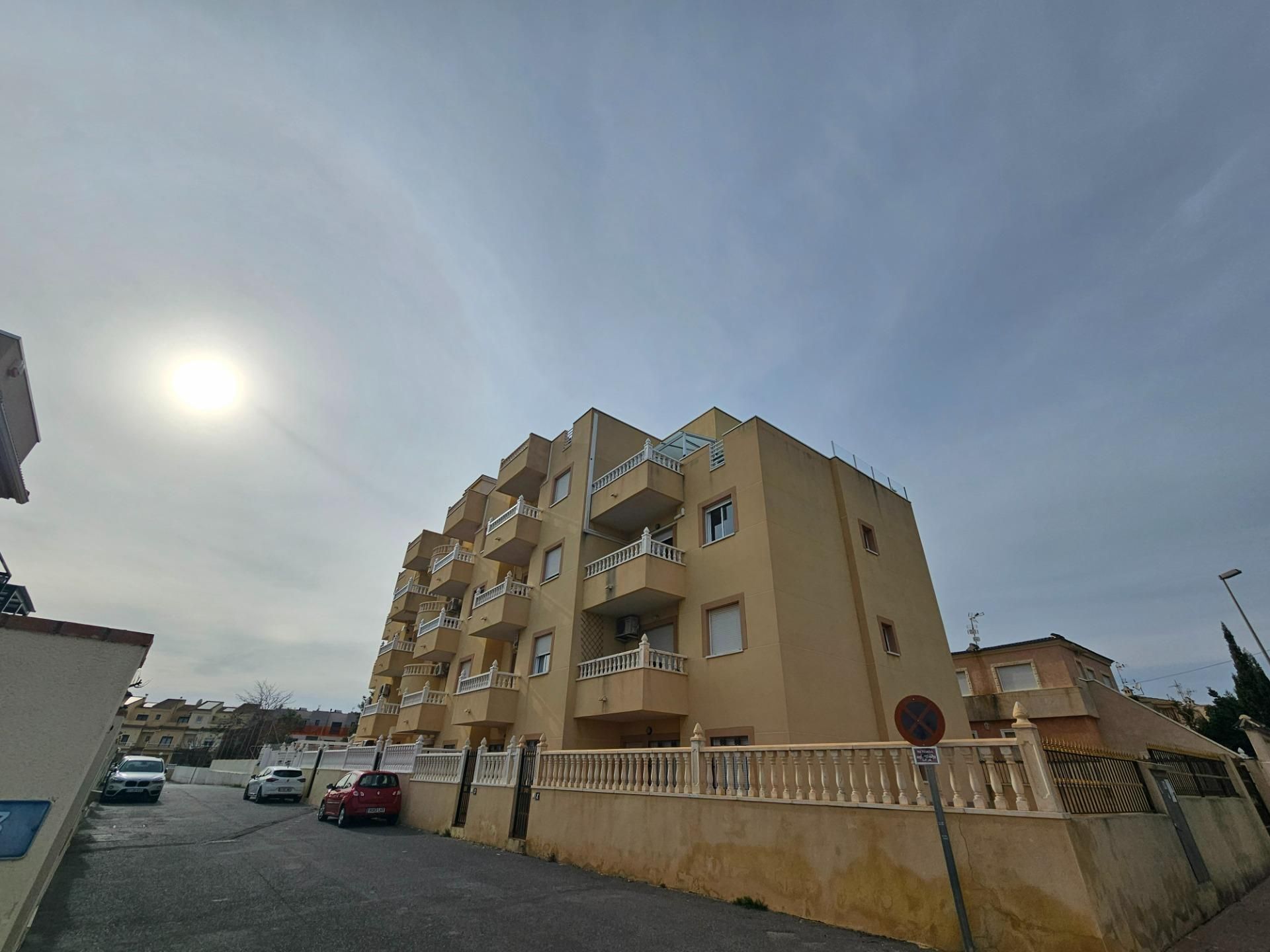 Vista exterior de Apartament en venda en Orihuela amb Aire condicionat, Jardí privat i Terrassa