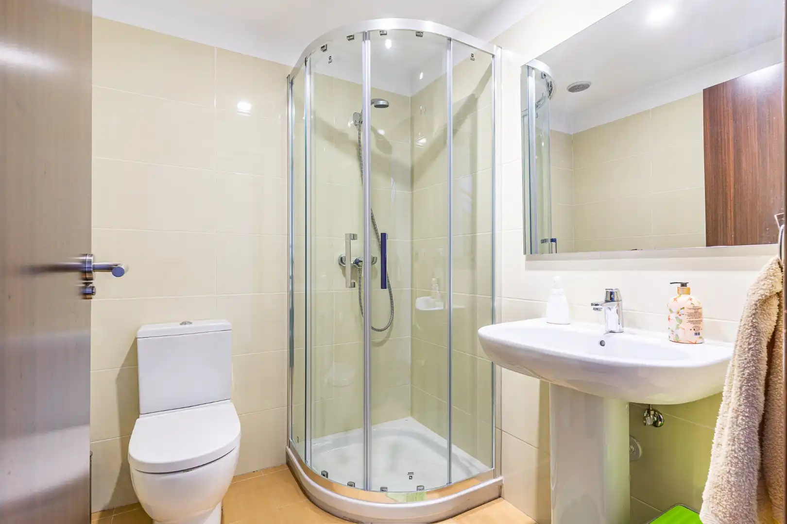 Bathroom of Detached homes for sale in Las Rozas de Madrid  with Air Conditioner, Heating and Private garden