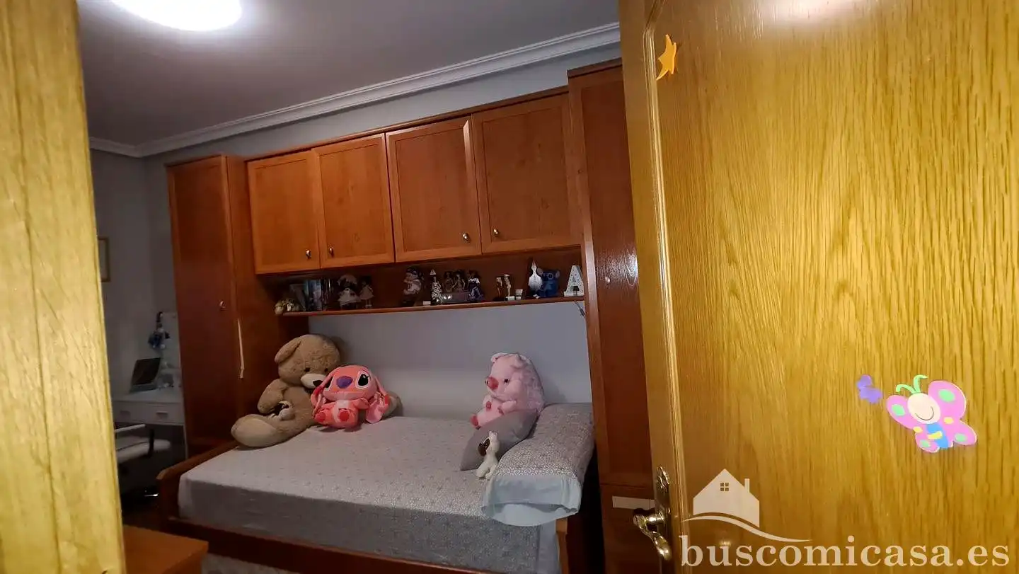 Habitación de Planta baja en venta en Linares con Aire acondicionado