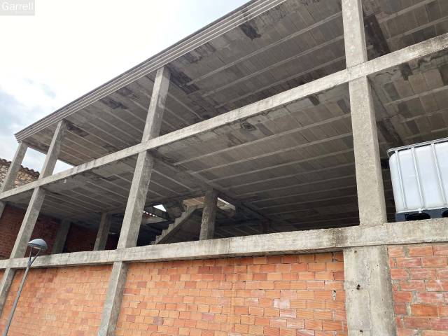 Edificio en Venta en Av. de Lluís Companys en Móra la Nova